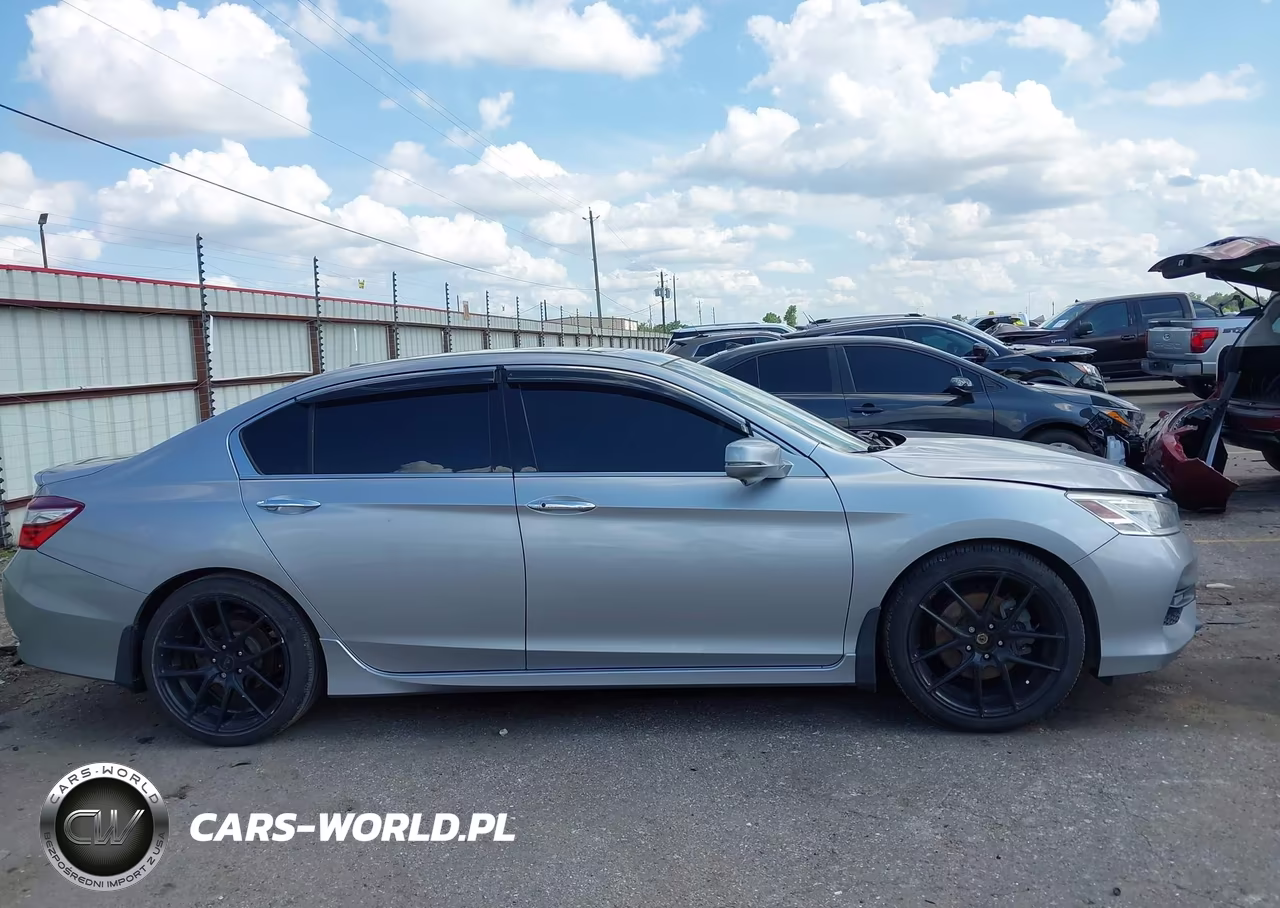 2017 Honda Accord Touring V6 VIN:1HGCR3F90HA026339 - 13
