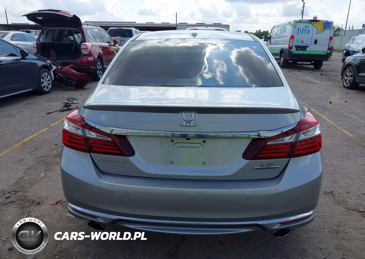 2017 Honda Accord Touring V6 VIN:1HGCR3F90HA026339 - 16