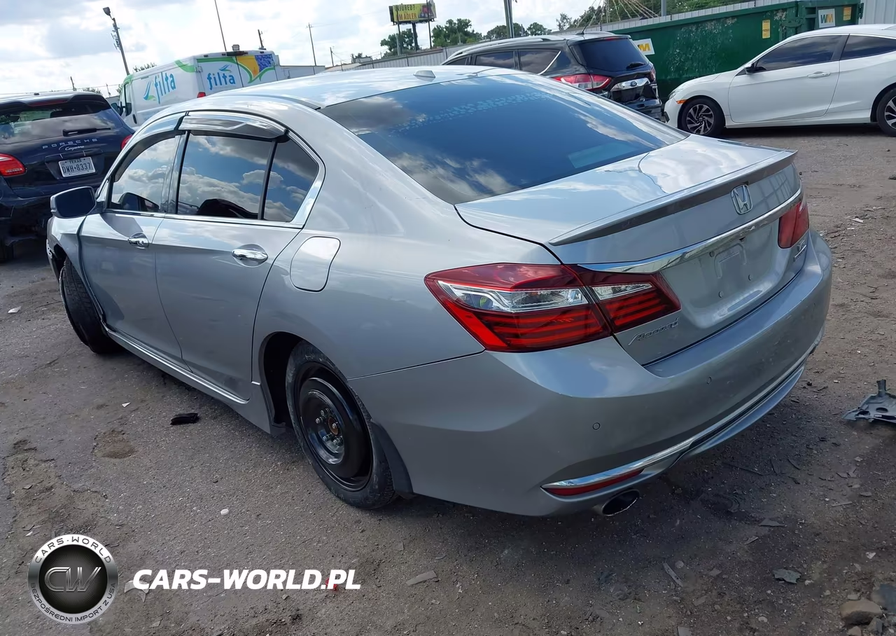 2017 Honda Accord Touring V6 VIN:1HGCR3F90HA026339 - 3