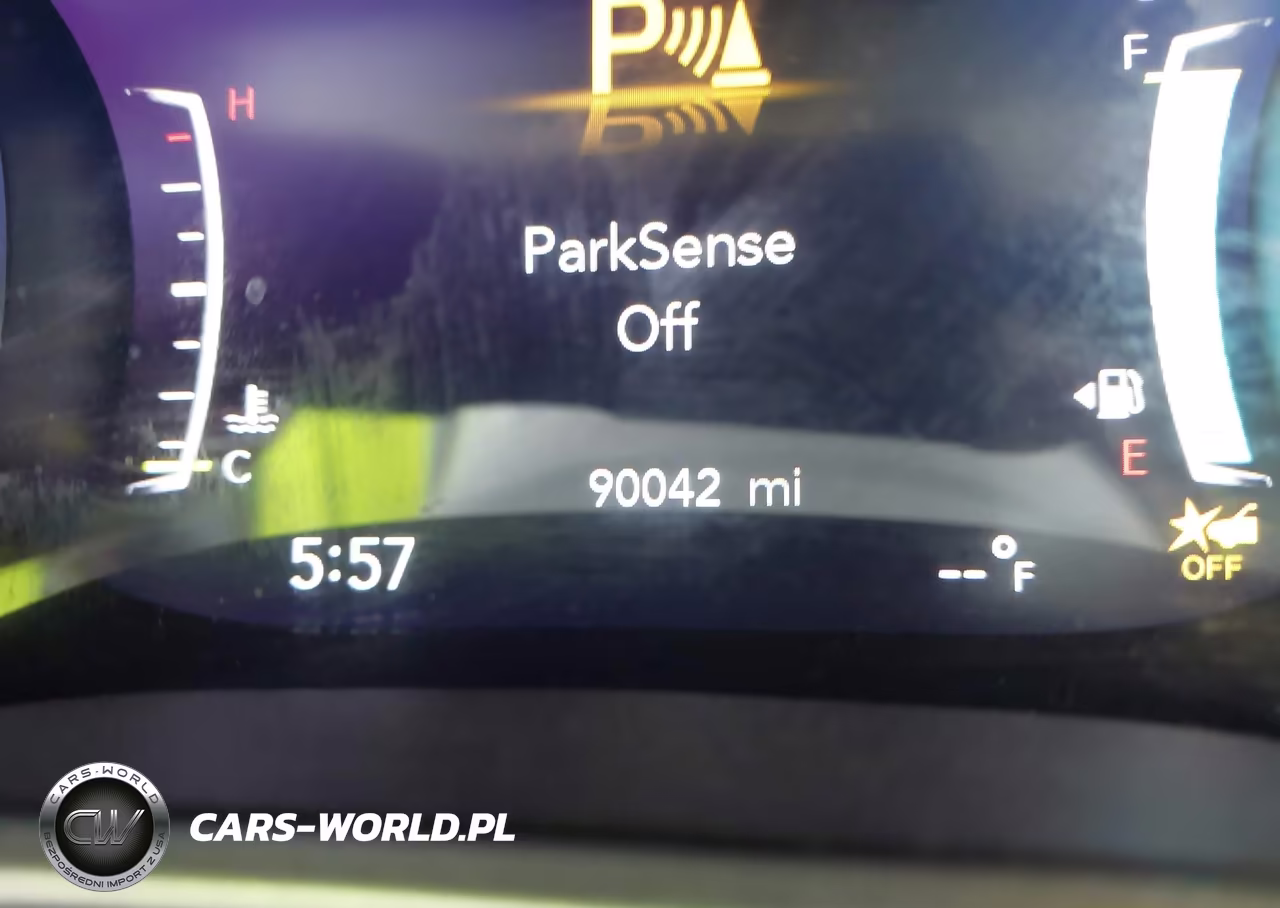2023 Chrysler Pacifica Touring L VIN:2C4RC1BG9PR530515 - 16