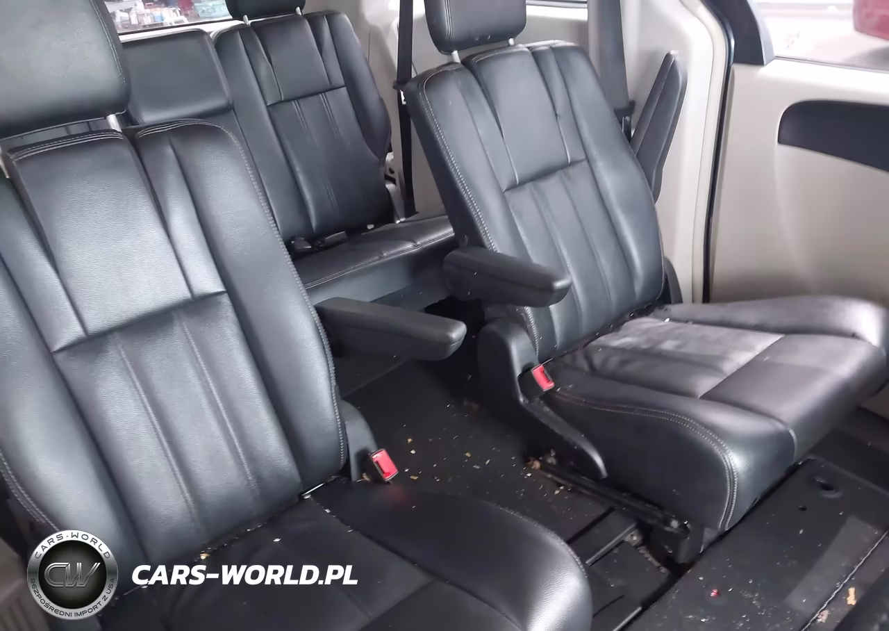 2013 Chrysler Town & Country Touring VIN:2C4RC1BG4DR637967 - 8