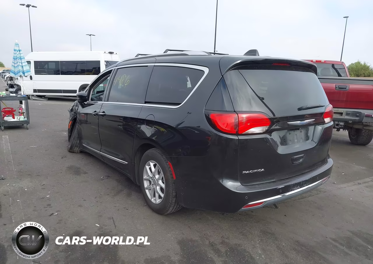 2020 Chrysler Pacifica Touring L VIN:2C4RC1BG4LR124748 - 13