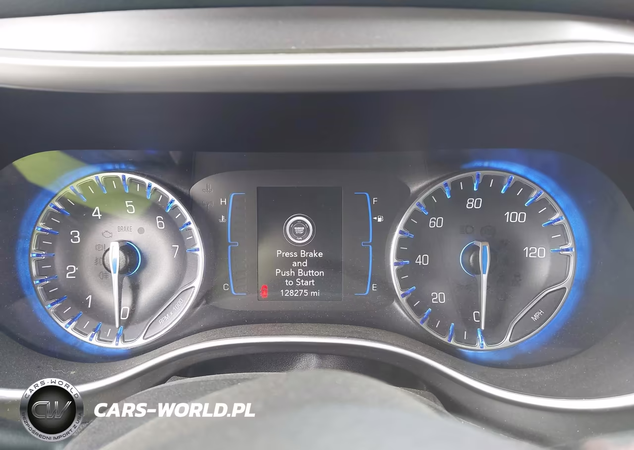 2020 Chrysler Pacifica Touring L VIN:2C4RC1BG4LR124748 - 7