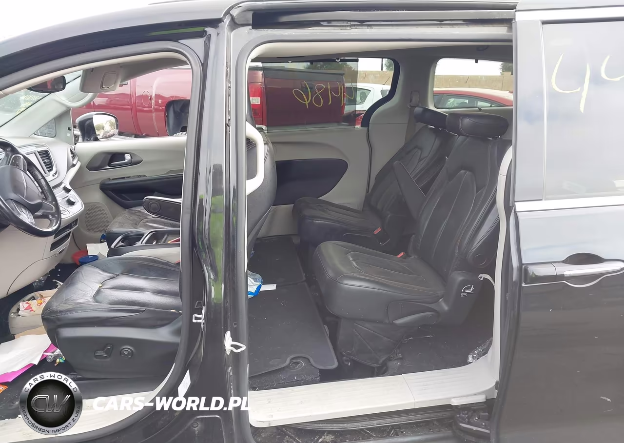 2020 Chrysler Pacifica Touring L VIN:2C4RC1BG4LR124748 - 8