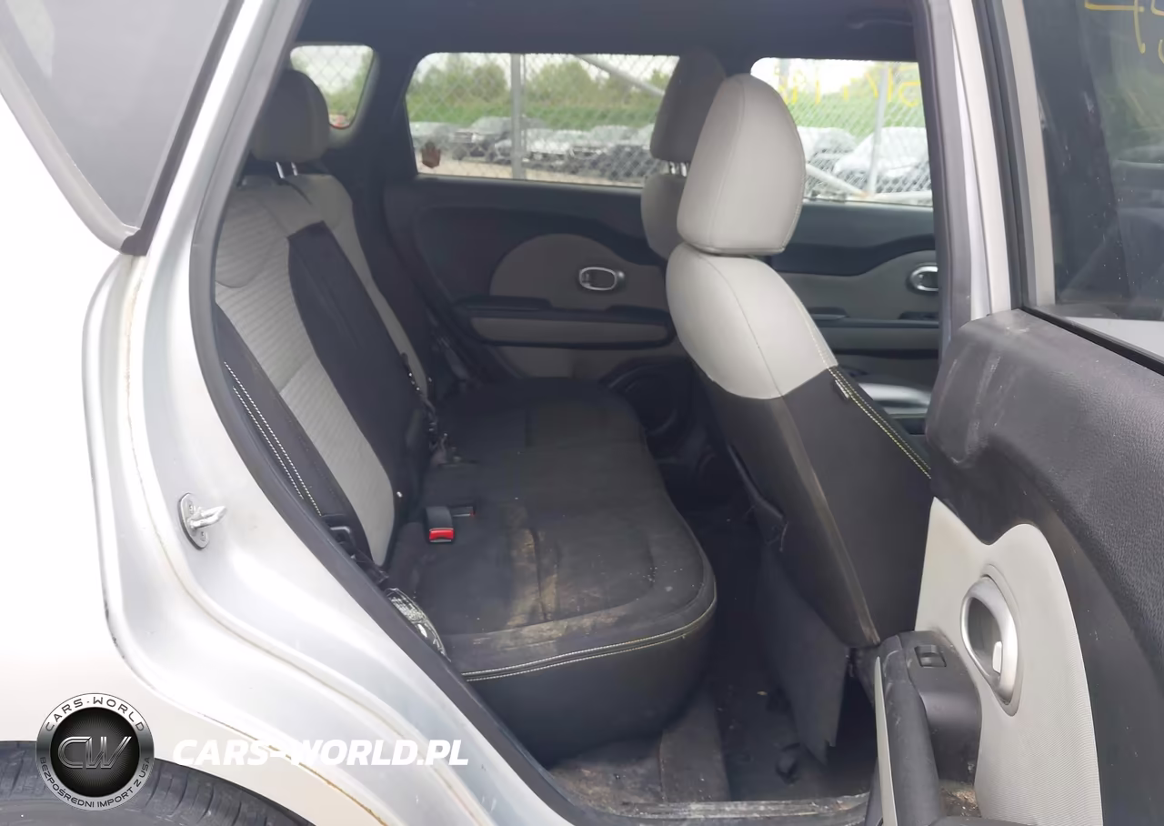 2015 Kia Soul + VIN:KNDJP3A56F7769243 - 8
