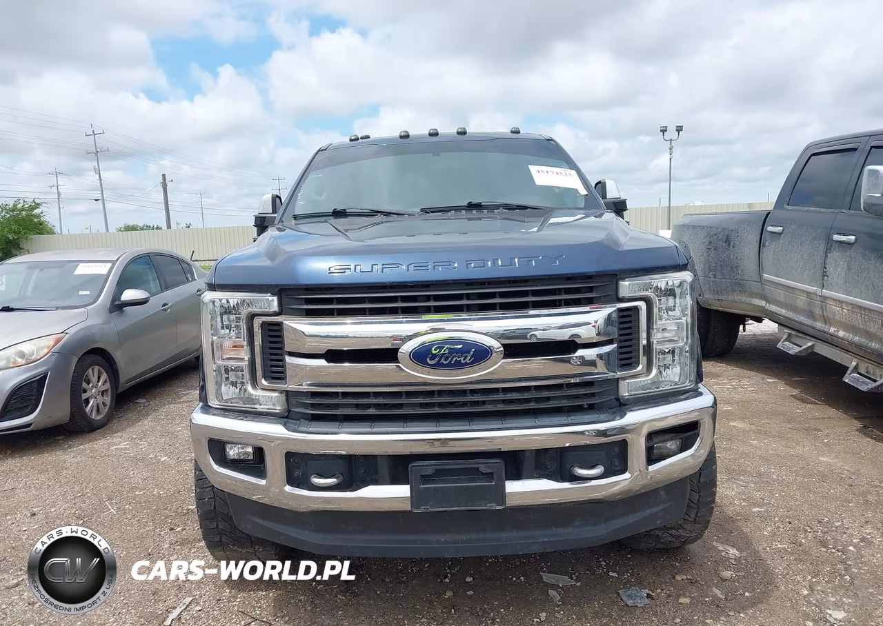 2018 Ford F-250 Xlt VIN:1FT7W2BT8JEC90668 - 11