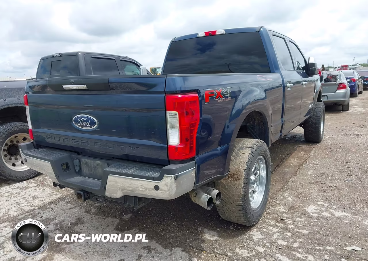 2018 Ford F-250 Xlt VIN:1FT7W2BT8JEC90668 - 4