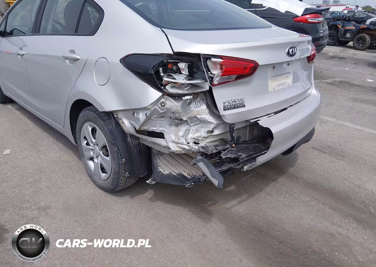 2017 Kia Forte Lx VIN:3KPFK4A79HE093711 - 6