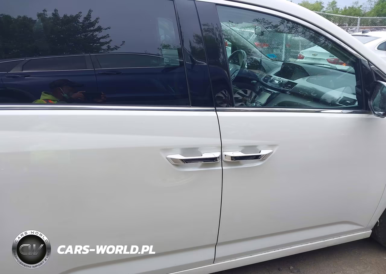 2014 Honda Odyssey Touring VIN:5FNRL5H95EB021370 - 13