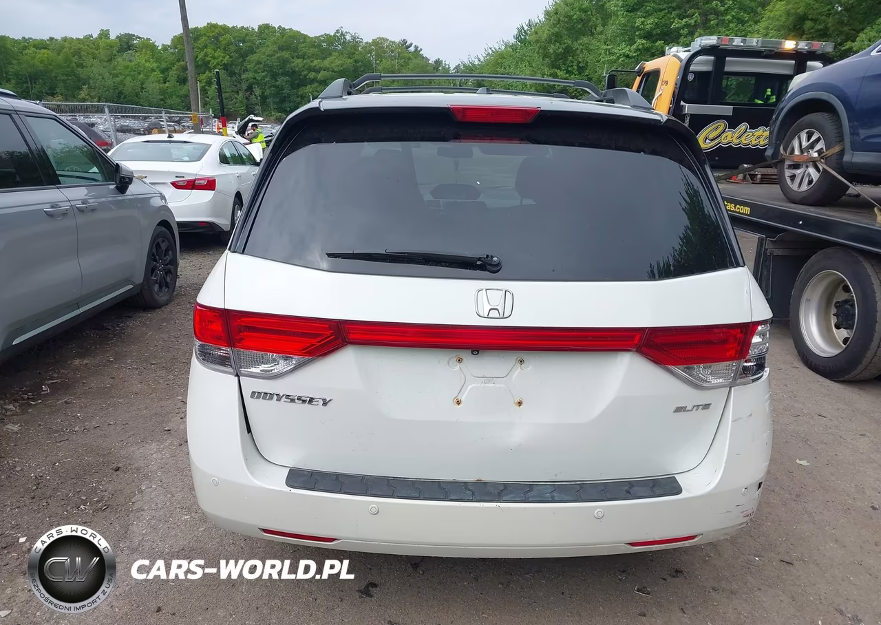 2014 Honda Odyssey Touring VIN:5FNRL5H95EB021370 - 16