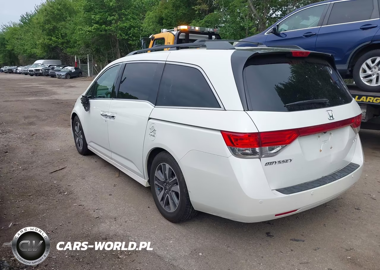 2014 Honda Odyssey Touring VIN:5FNRL5H95EB021370 - 3