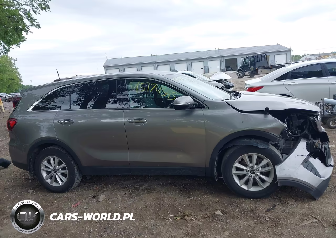 2019 Kia Sorento 2.4L L VIN:5XYPG4A39KG479641 - 13