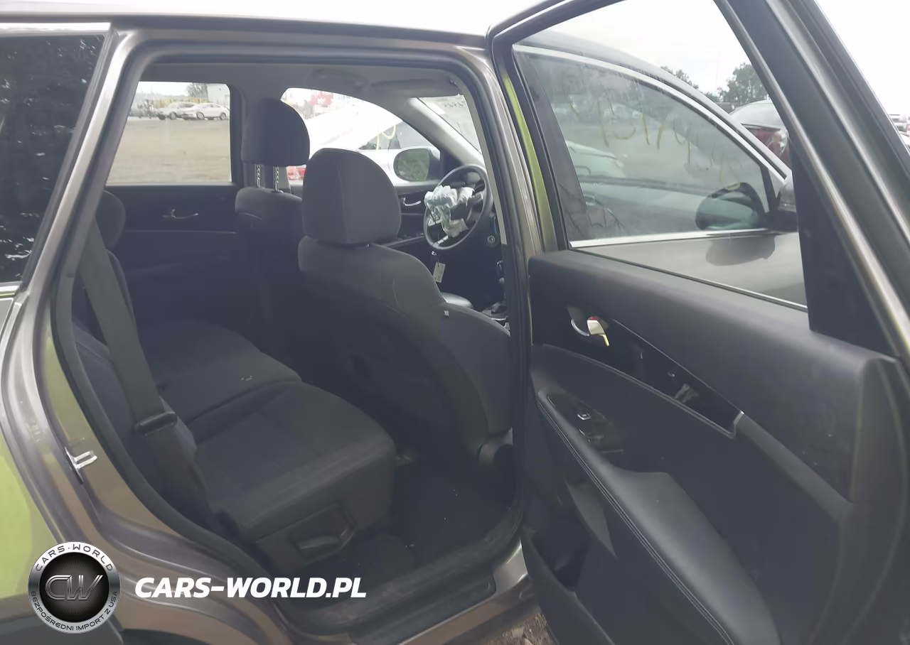 2019 Kia Sorento 2.4L L VIN:5XYPG4A39KG479641 - 8