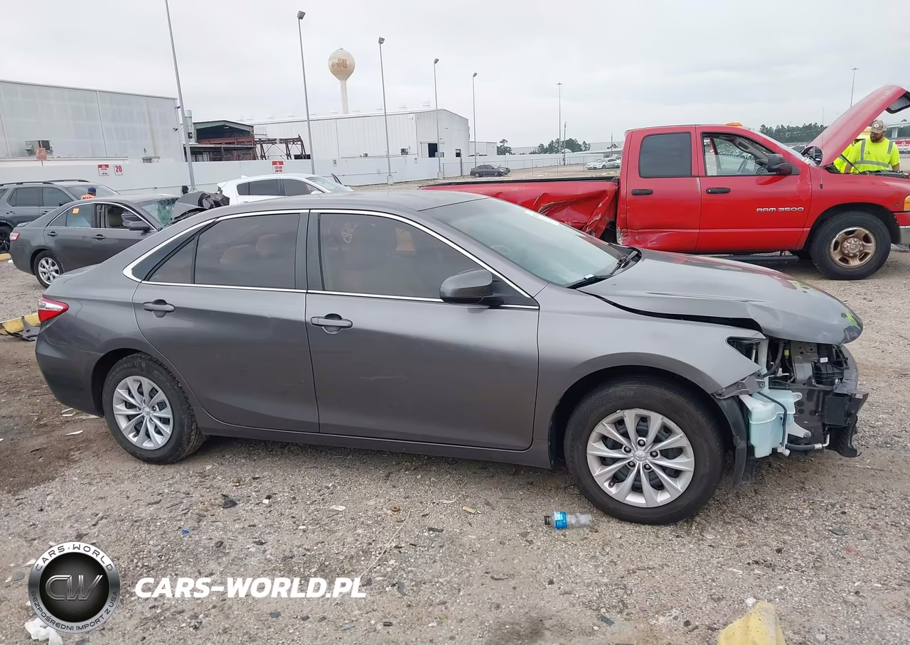 2017 Toyota Camry Le VIN:4T1BF1FK4HU628875 - 14