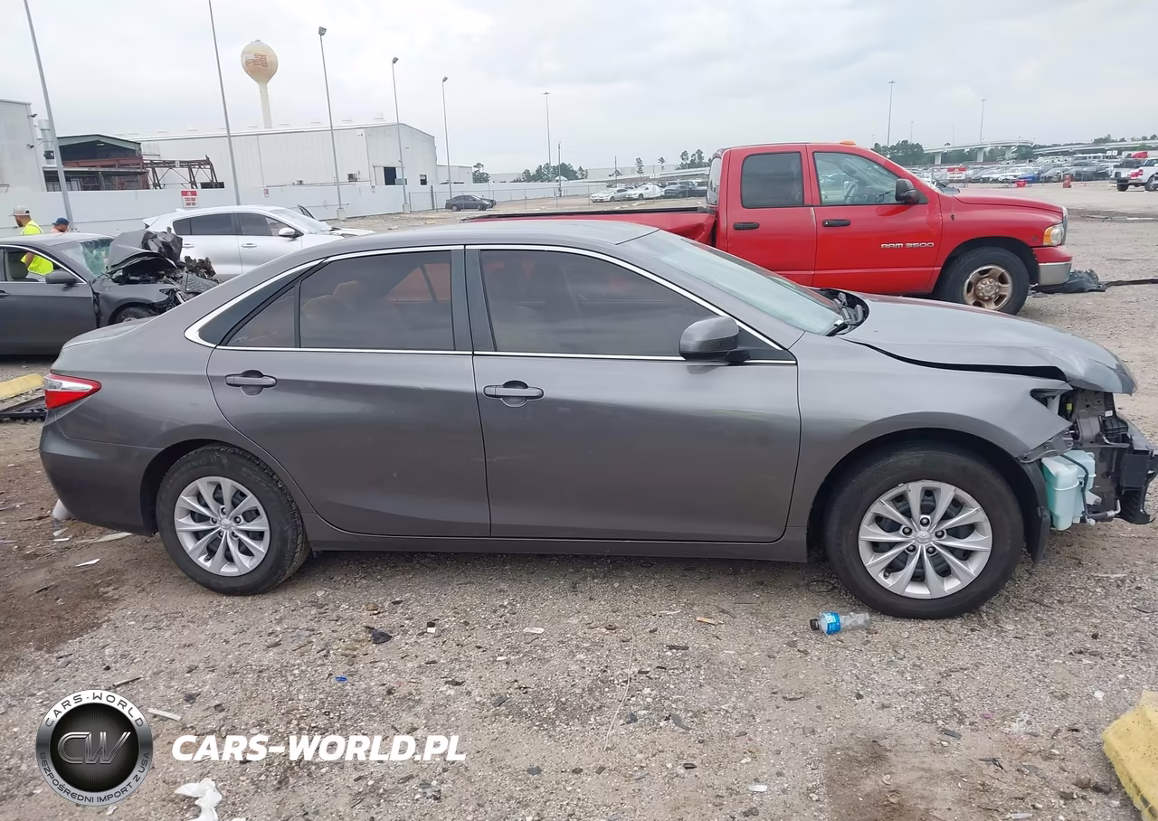 2017 Toyota Camry Le VIN:4T1BF1FK4HU628875 - 15