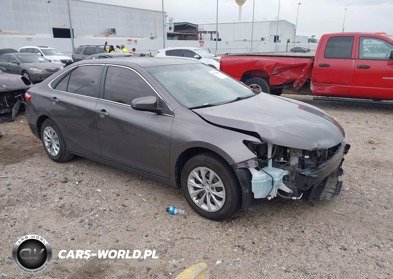 2017 Toyota Camry Le VIN:4T1BF1FK4HU628875 - 3