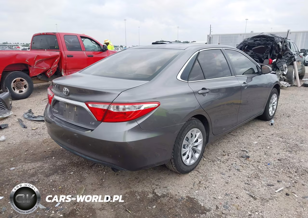 2017 Toyota Camry Le VIN:4T1BF1FK4HU628875 - 4