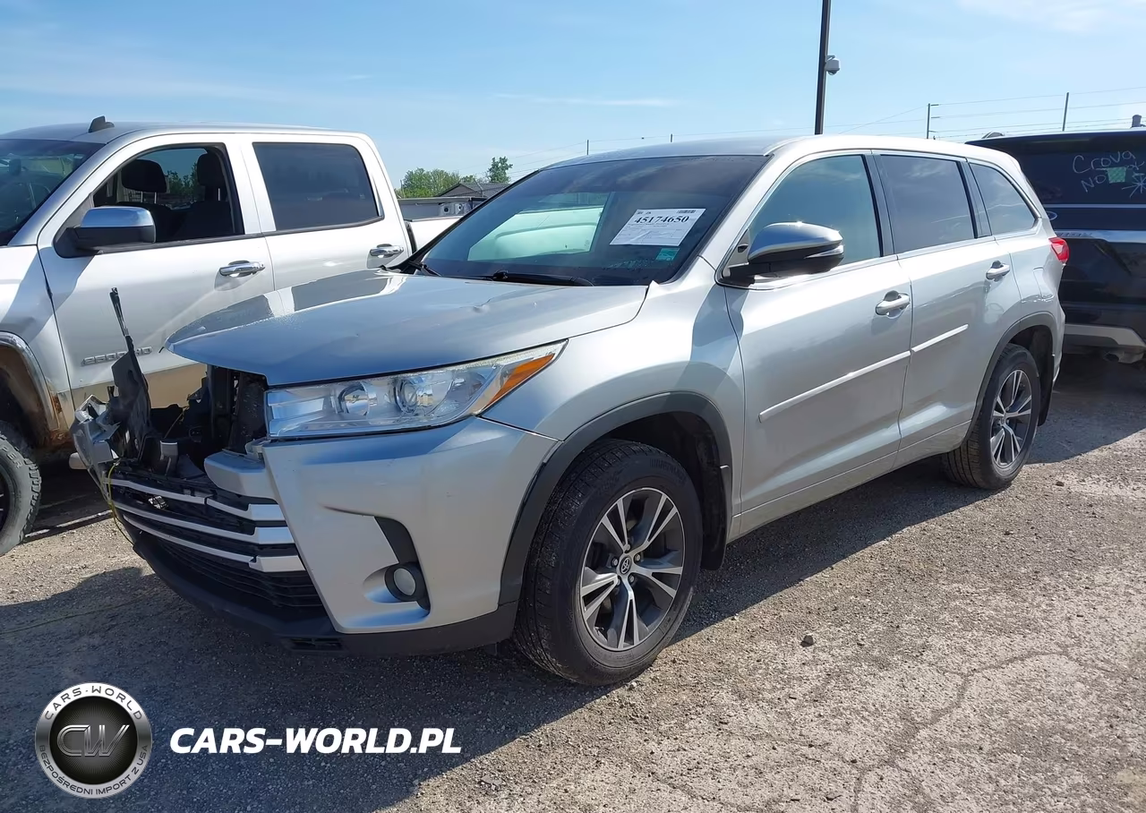 2018 Toyota Highlander Le Plus VIN:5TDBZRFH2JS829375 - 2