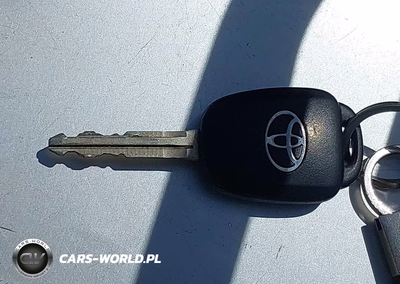 2018 Toyota Rav4 Le VIN:JTMZFREV4JJ166869 - 11