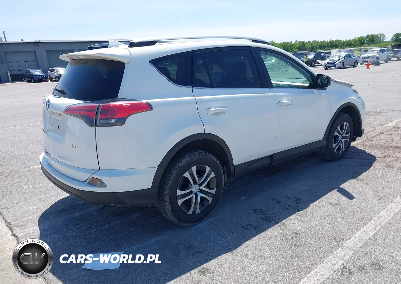 2018 Toyota Rav4 Le VIN:JTMZFREV4JJ166869 - 4