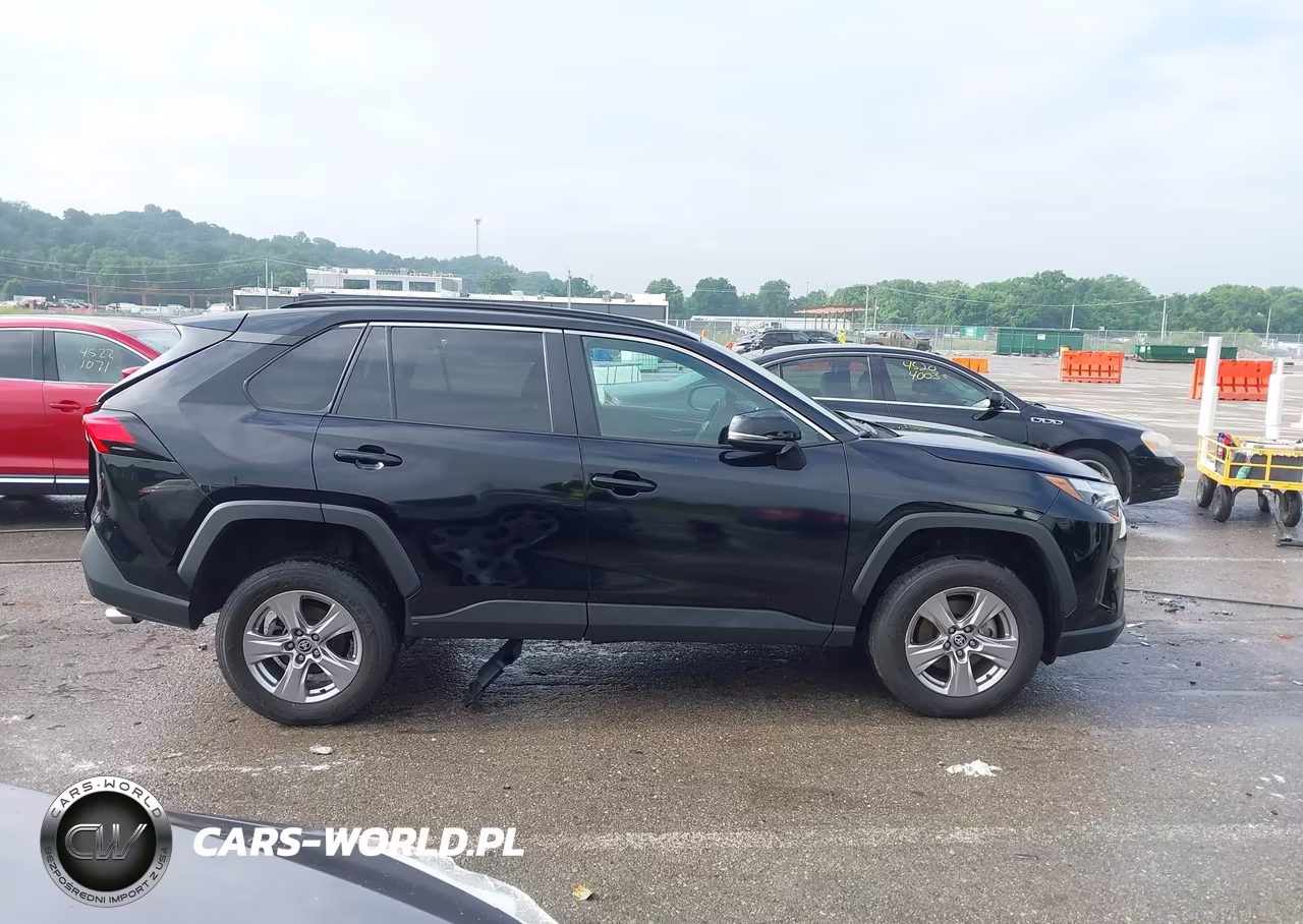 2023 Toyota Rav4 Xle VIN:2T3W1RFV0PW281396 - 13