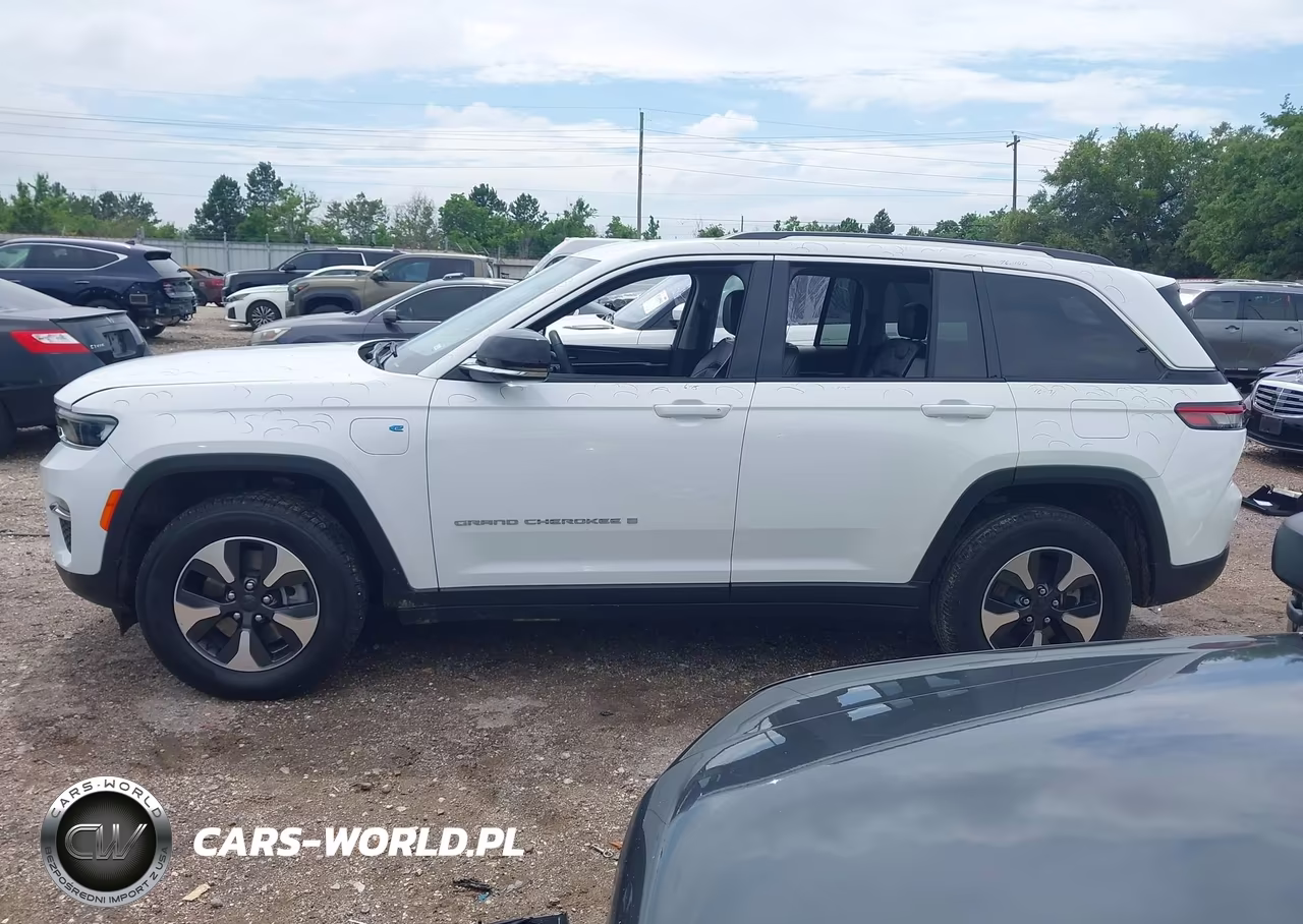 2024 Jeep Grand Cherokee 4Xe VIN:1C4RJYB60R8958686 - 14