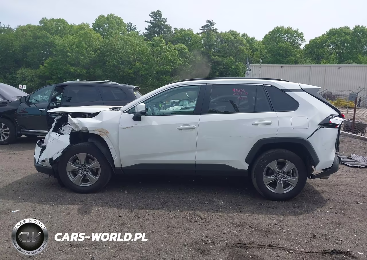 2025 Toyota Rav4 Xle VIN:2T3P1RFV8SW612674 - 14