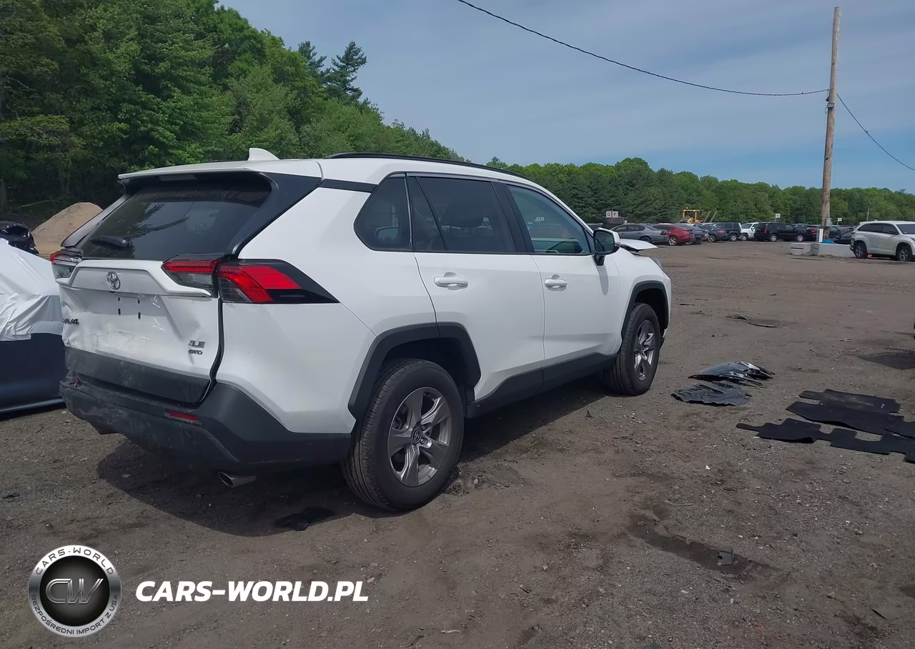 2025 Toyota Rav4 Xle VIN:2T3P1RFV8SW612674 - 4