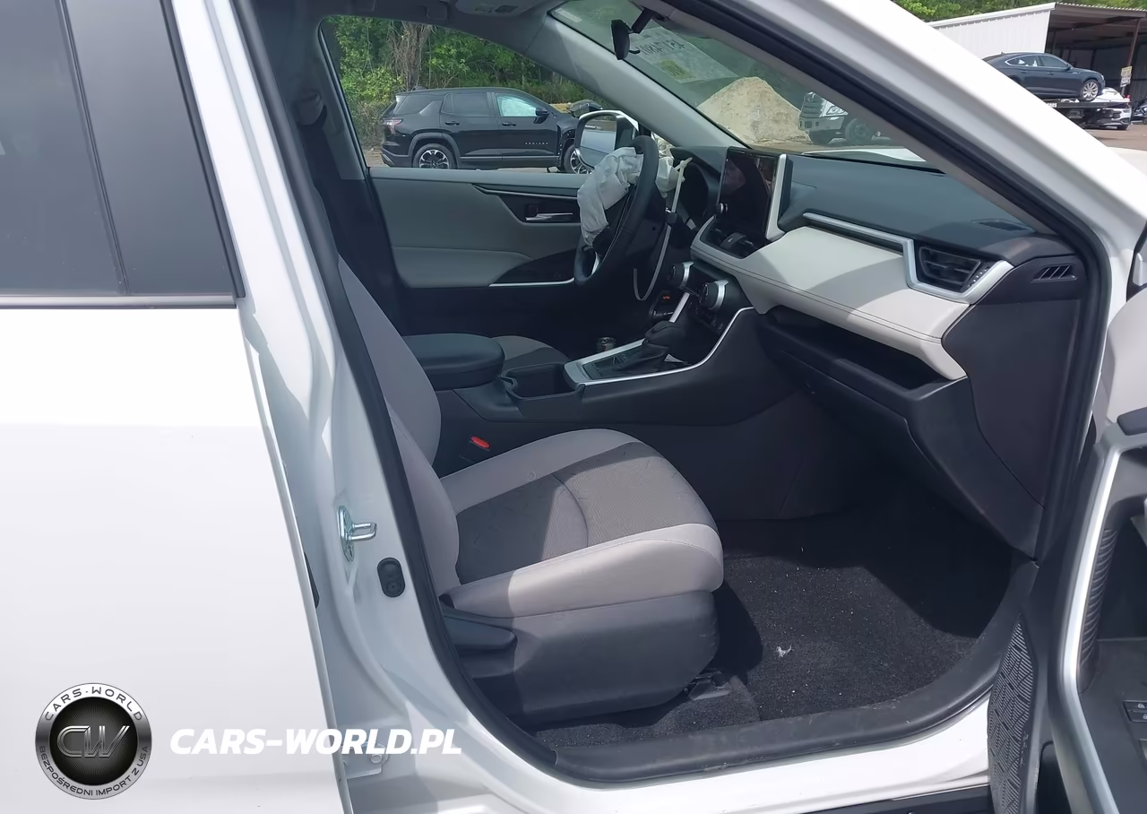 2025 Toyota Rav4 Xle VIN:2T3P1RFV8SW612674 - 5