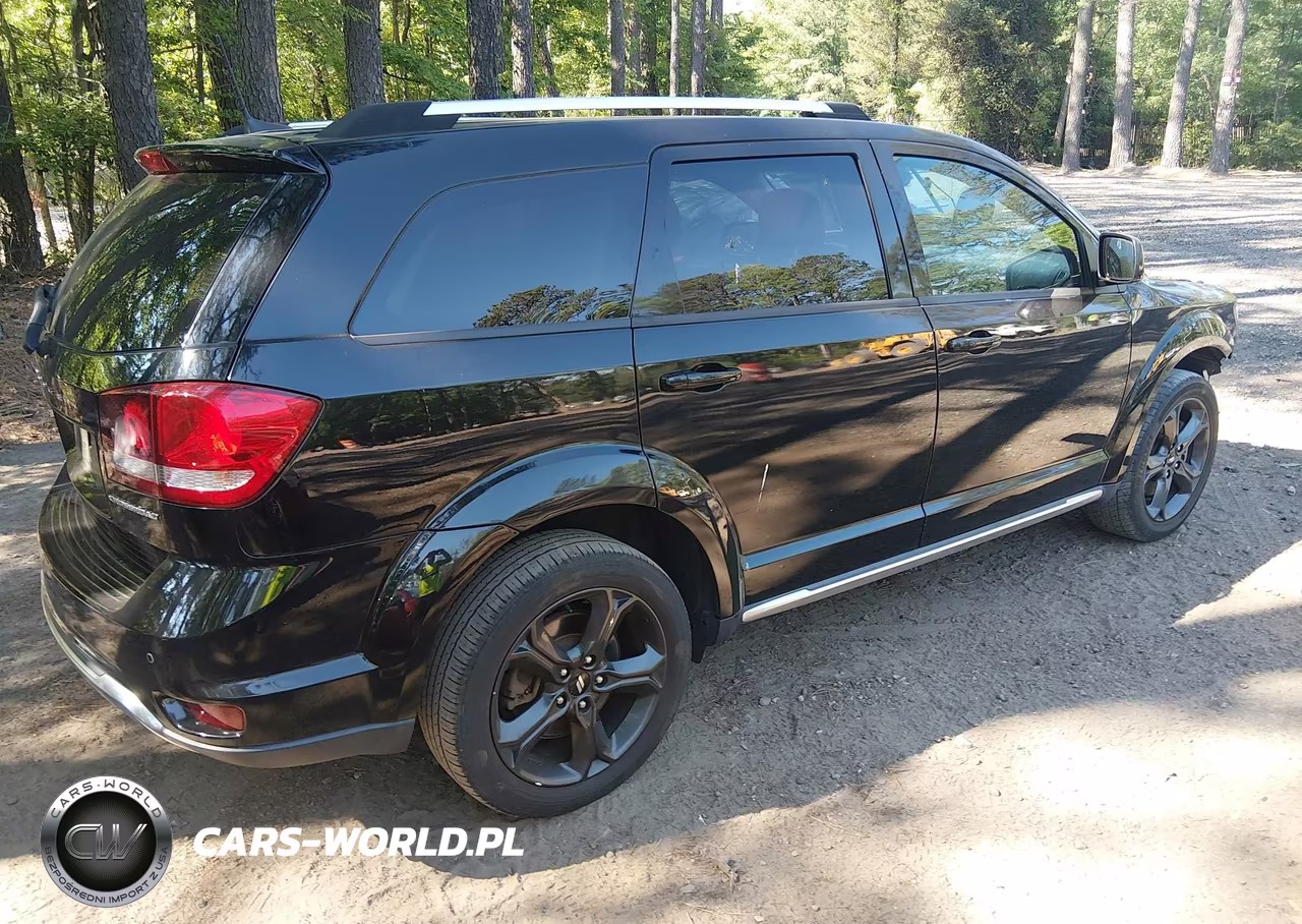 2020 Dodge Journey Crossroad VIN:3C4PDCGB1LT265464 - 4