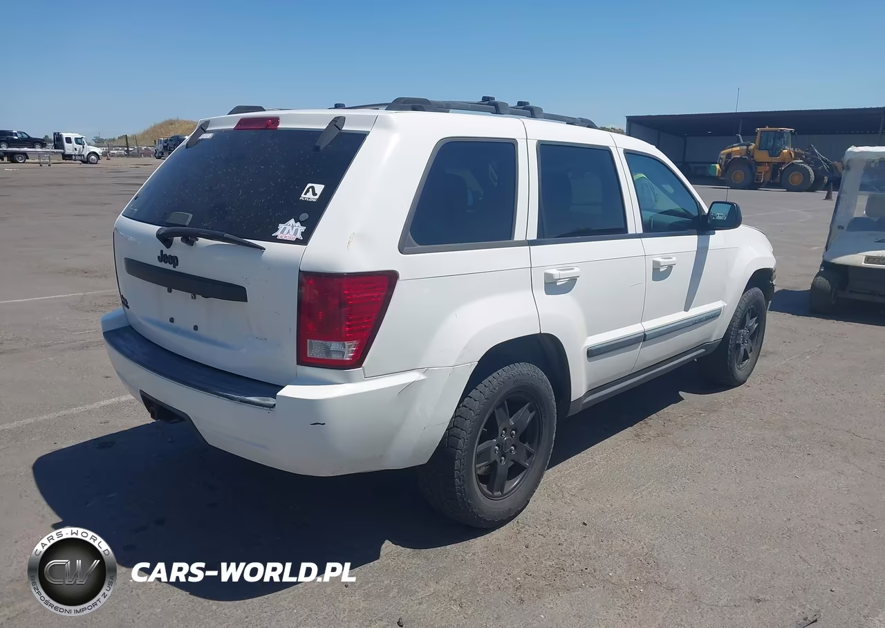 2007 Jeep Grand Cherokee Laredo VIN:1J8GR48K17C577056 - 4