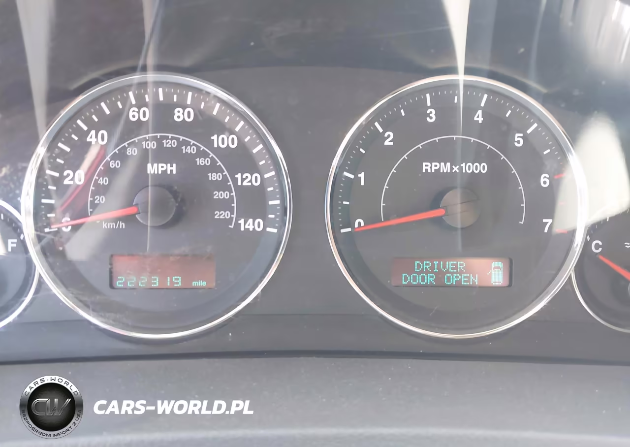 2007 Jeep Grand Cherokee Laredo VIN:1J8GR48K17C577056 - 7