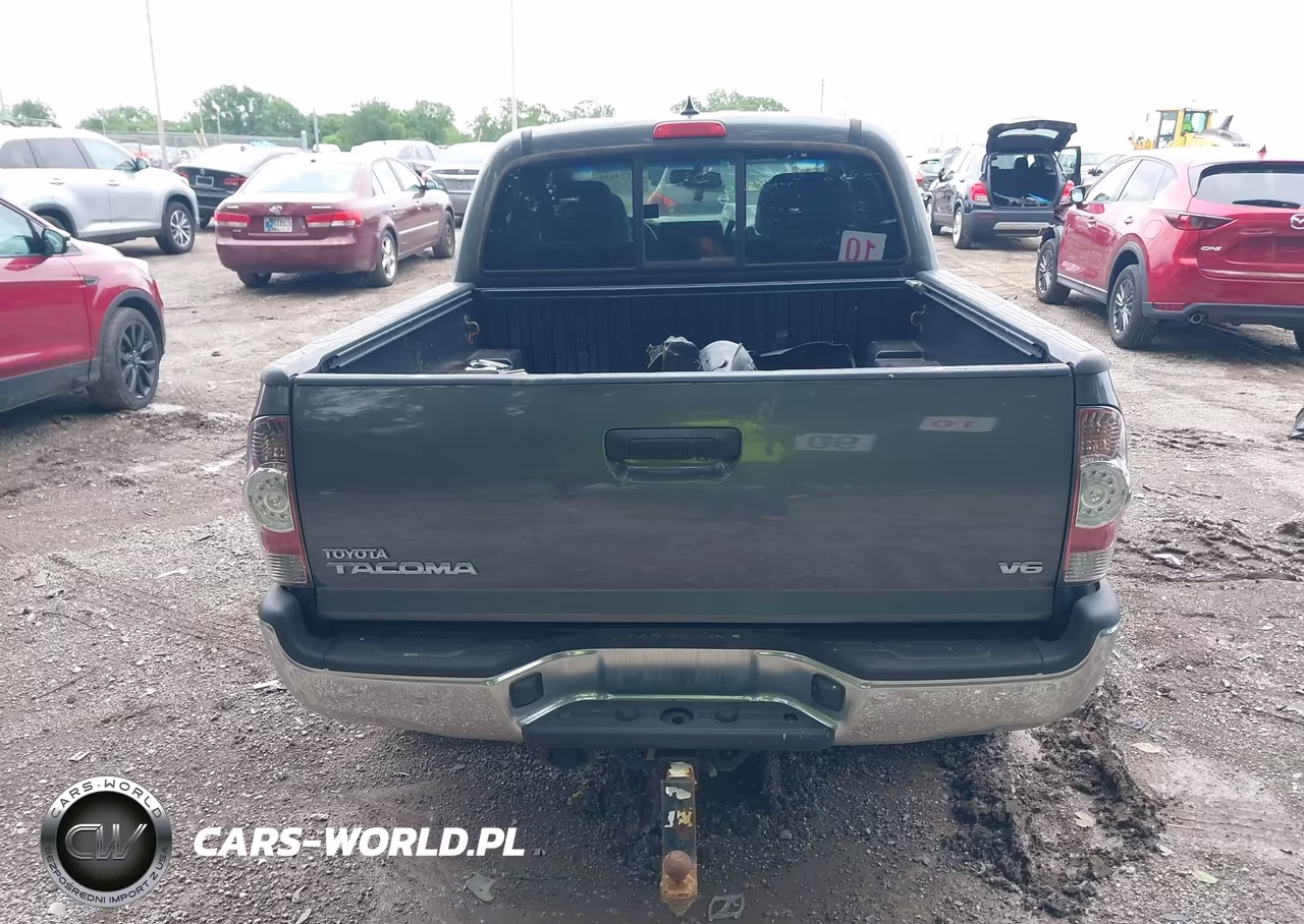 2014 Toyota Tacoma Base V6 VIN:3TMLU4EN7EM155579 - 16