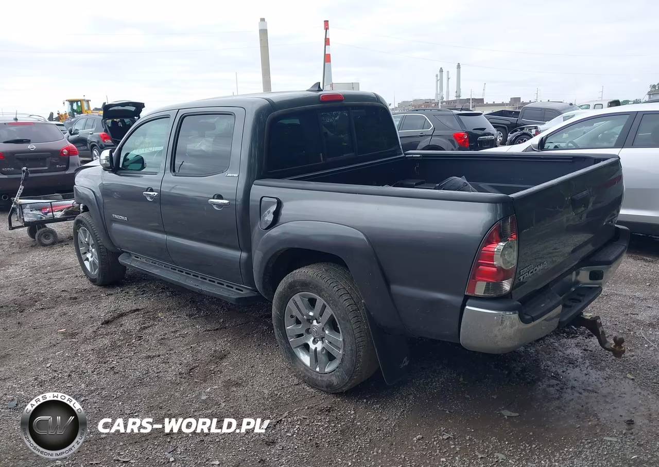 2014 Toyota Tacoma Base V6 VIN:3TMLU4EN7EM155579 - 3