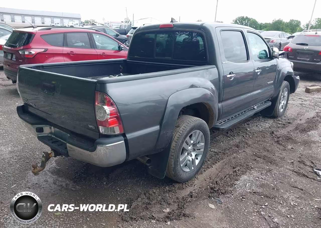 2014 Toyota Tacoma Base V6 VIN:3TMLU4EN7EM155579 - 4