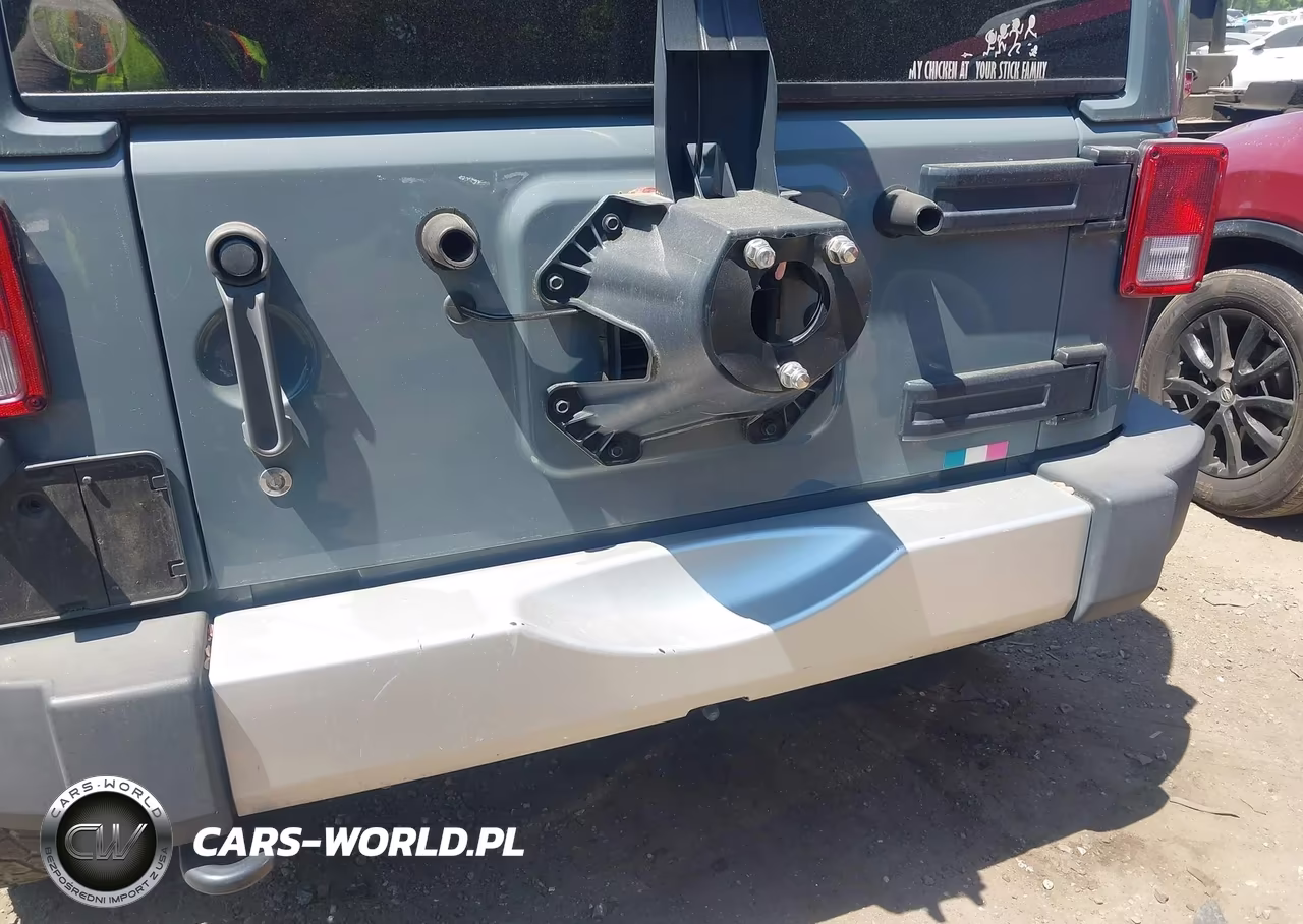 2014 Jeep Wrangler Unlimited Sahara VIN:1C4BJWEG7EL247357 - 6