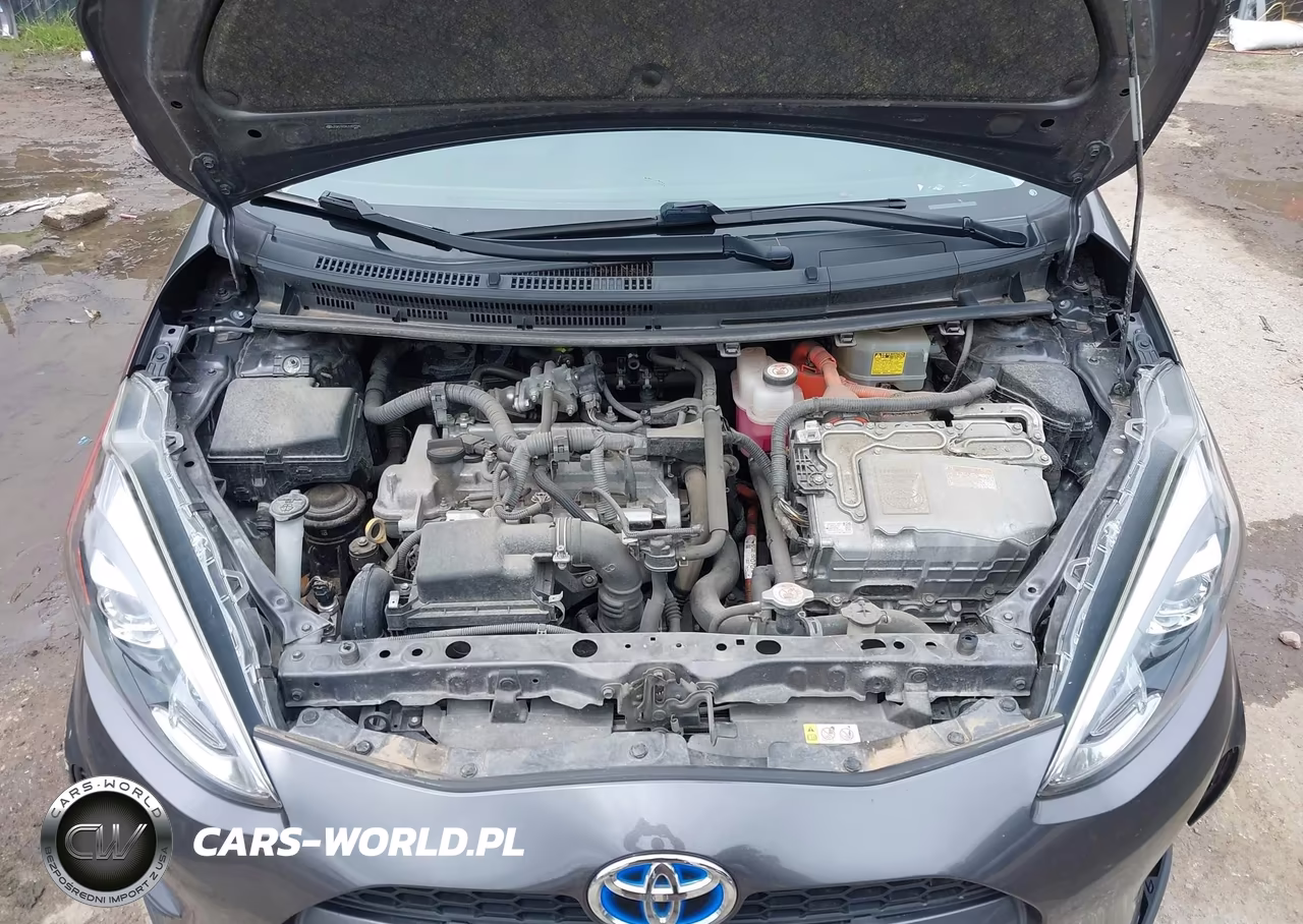 2018 Toyota Prius C Two VIN:JTDKDTB34J1607228 - 10