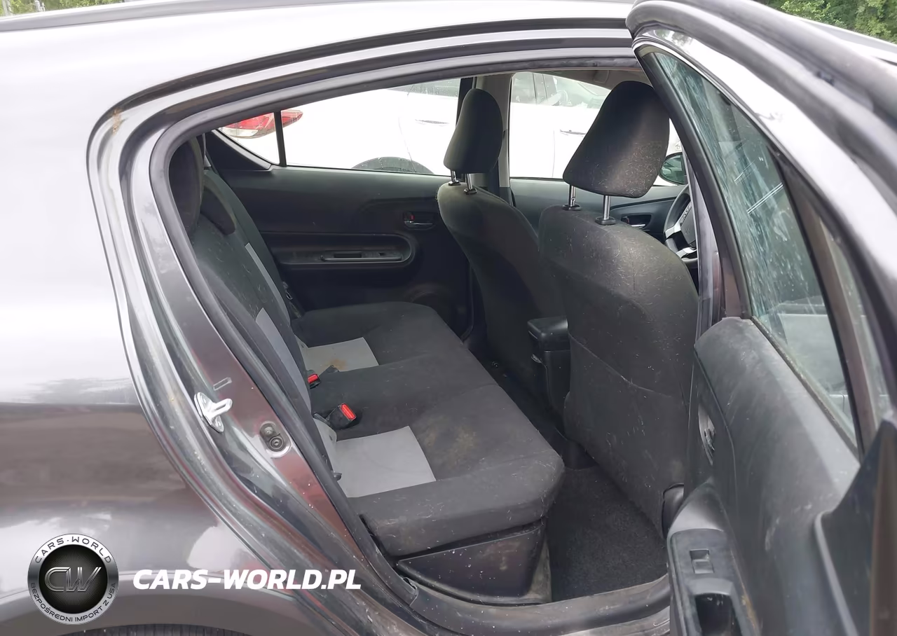 2018 Toyota Prius C Two VIN:JTDKDTB34J1607228 - 8