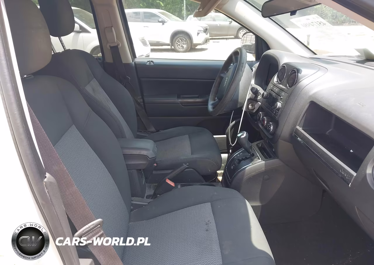 2010 Jeep Compass Sport VIN:1J4NT4FB4AD585490 - 5
