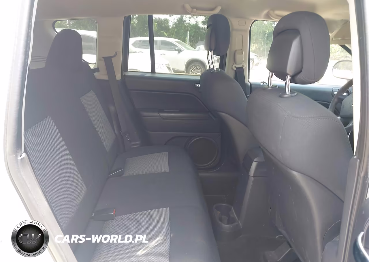 2010 Jeep Compass Sport VIN:1J4NT4FB4AD585490 - 8