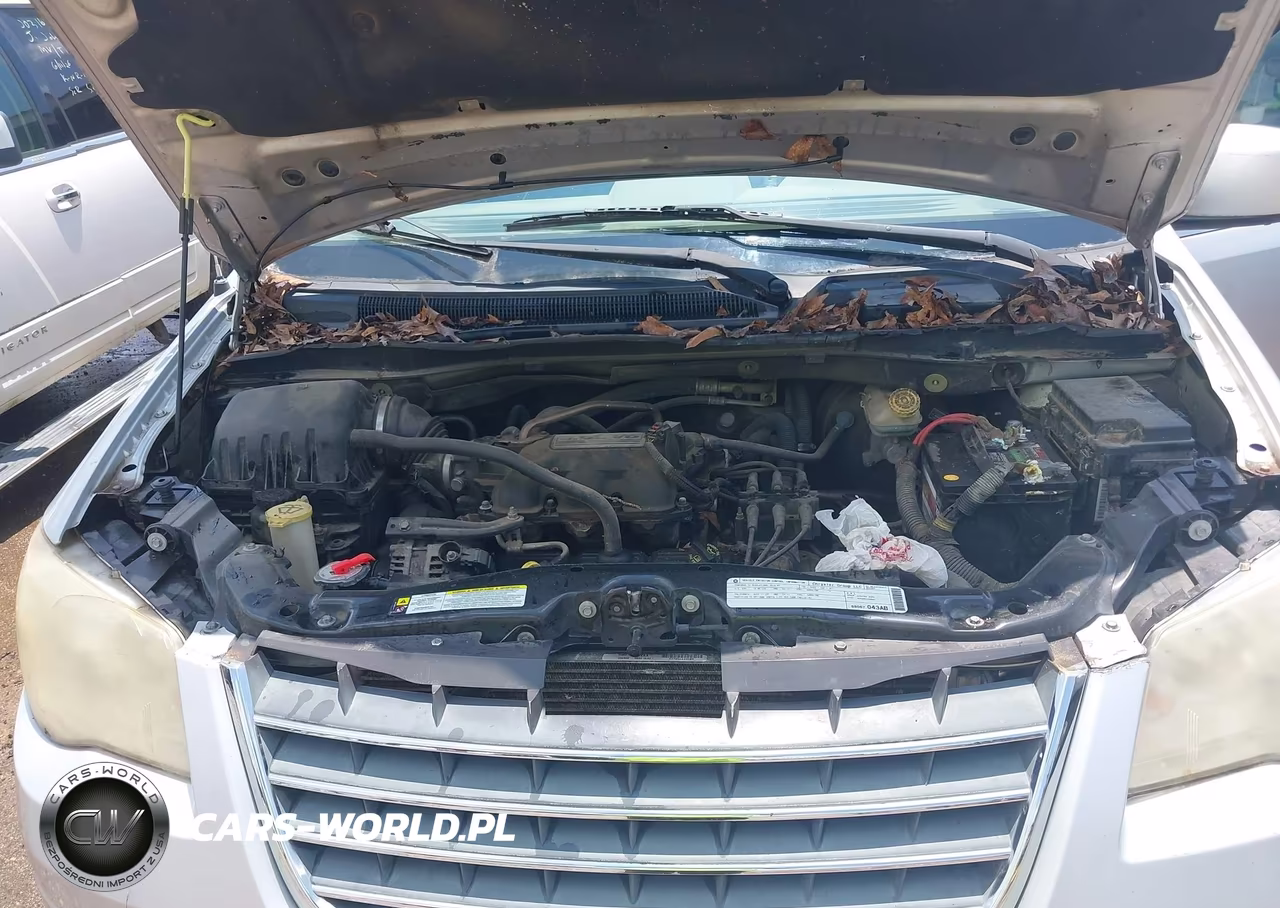 2010 Chrysler Town & Country Touring VIN:2A4RR5D11AR278677 - 10