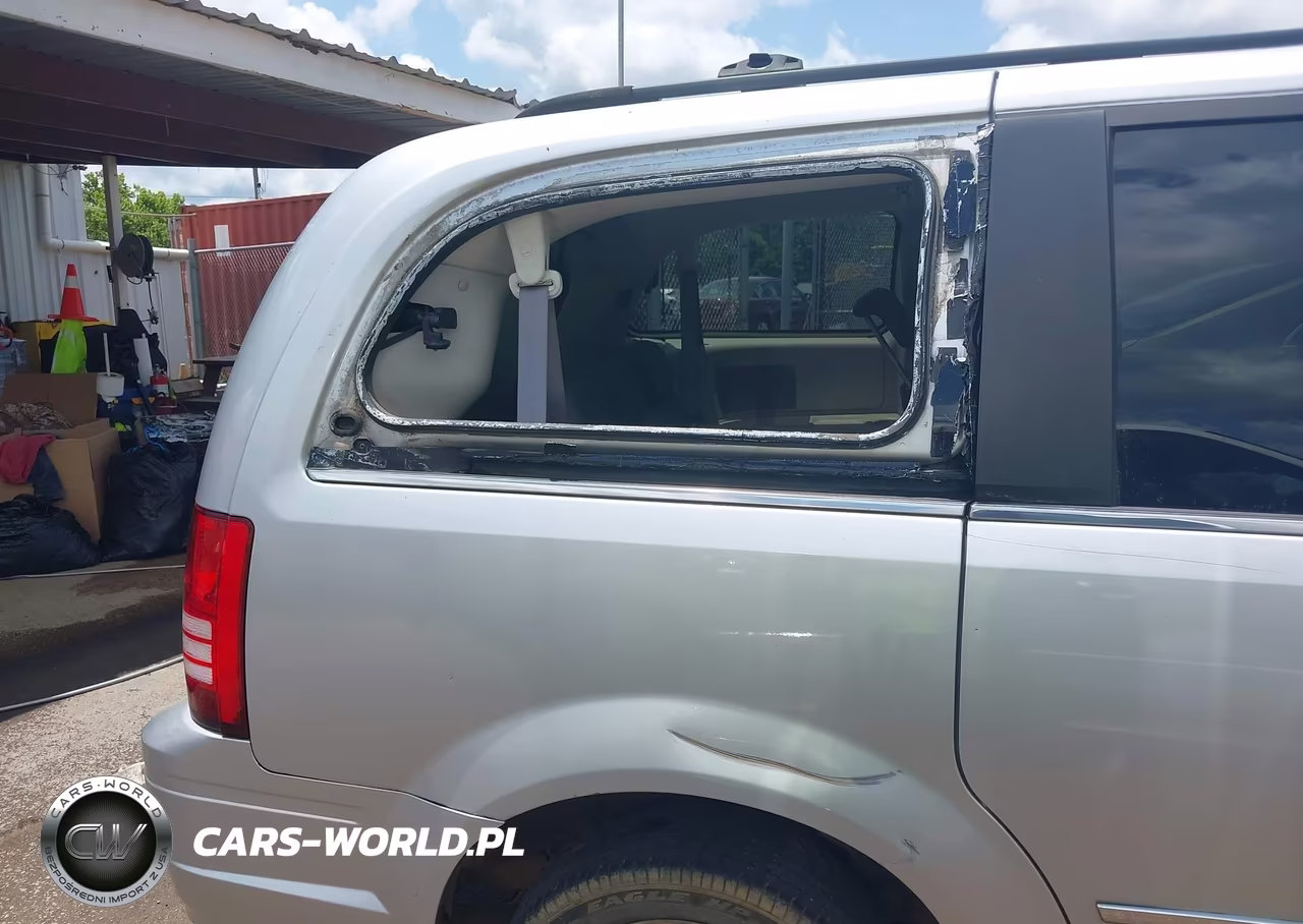 2010 Chrysler Town & Country Touring VIN:2A4RR5D11AR278677 - 15