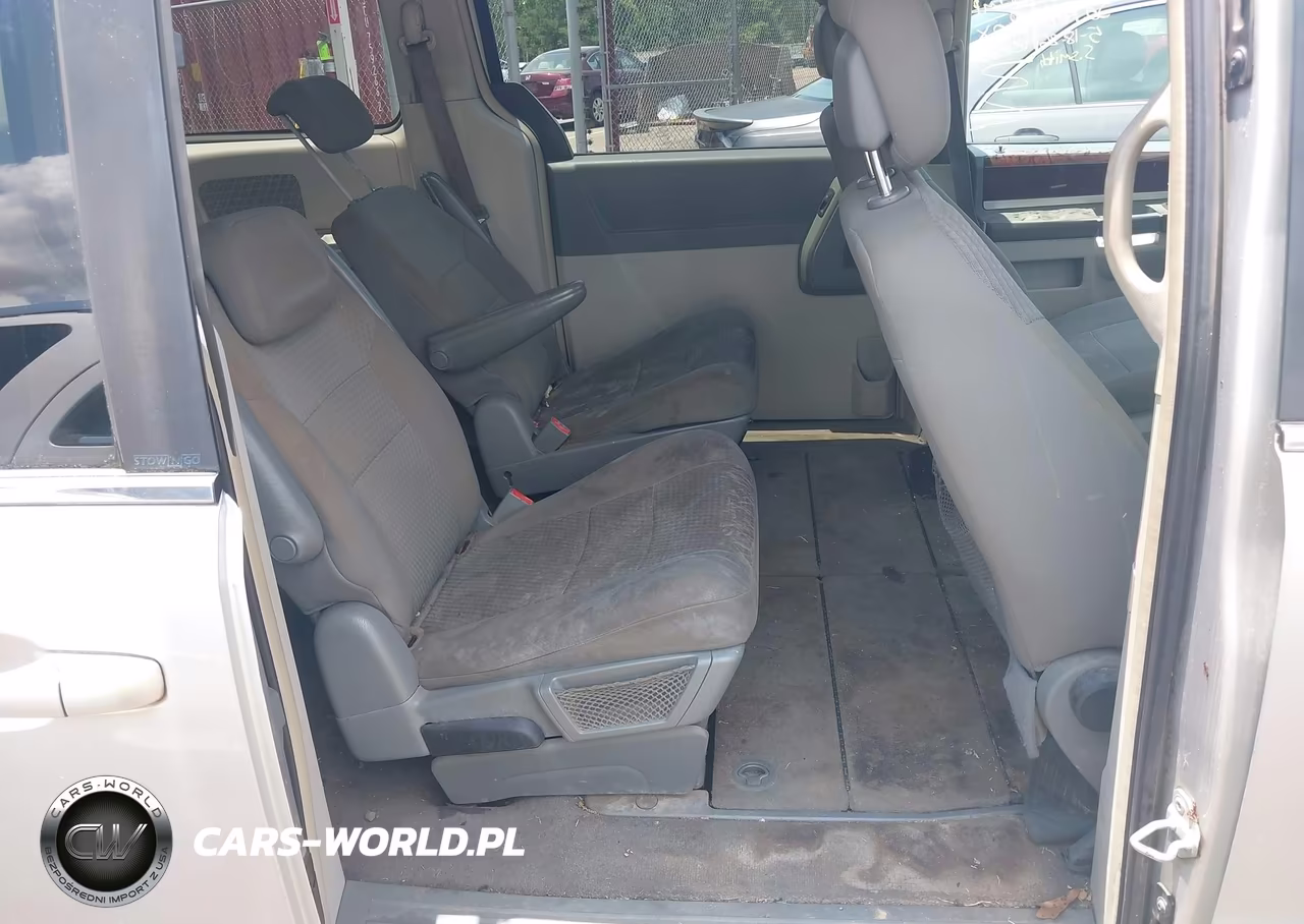 2010 Chrysler Town & Country Touring VIN:2A4RR5D11AR278677 - 8