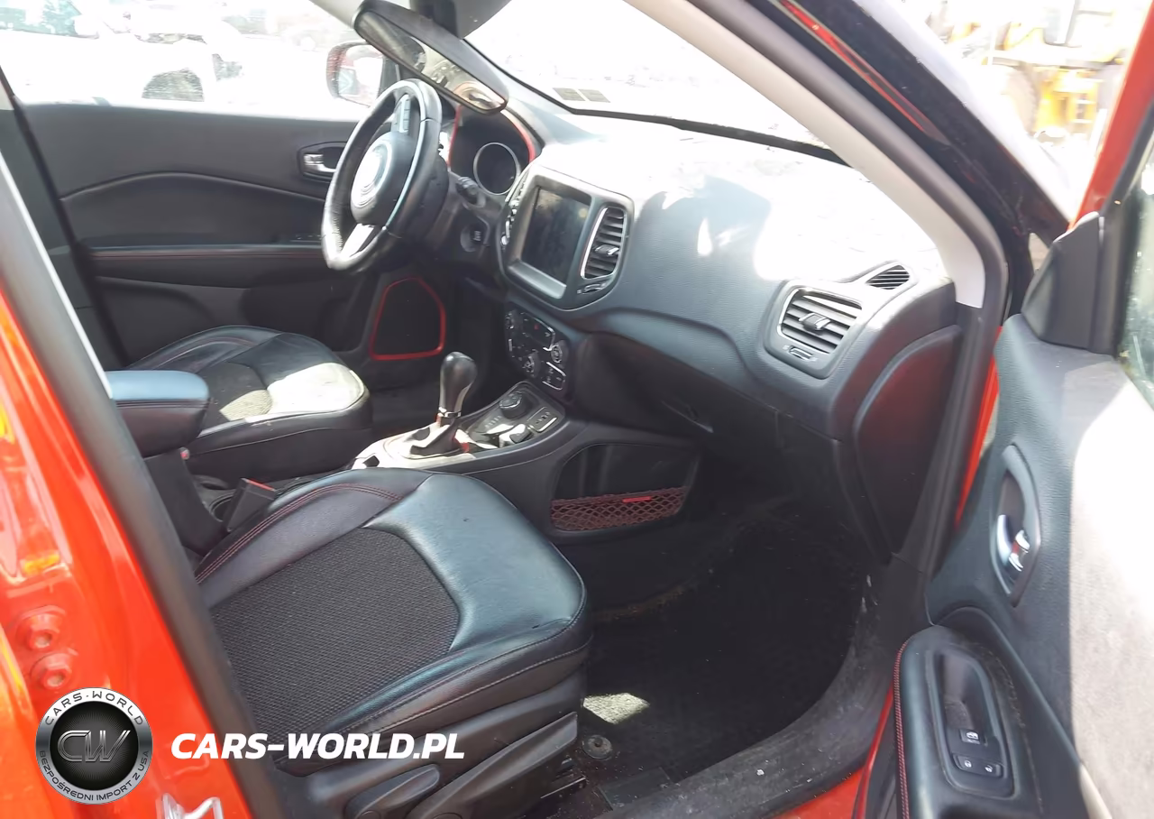 2019 Jeep Compass Trailhawk 4X4 VIN:3C4NJDDB7KT799867 - 5