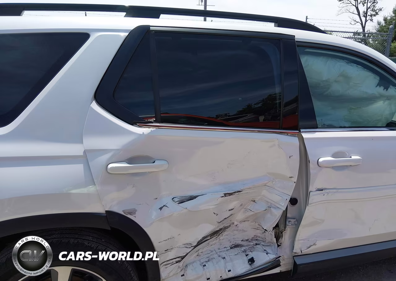 2025 Honda Pilot Touring VIN:5FNYG2H74SB008988 - 17