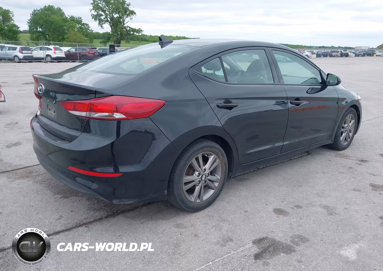 2017 Hyundai Elantra Se VIN:5NPD84LF7HH039975 - 4