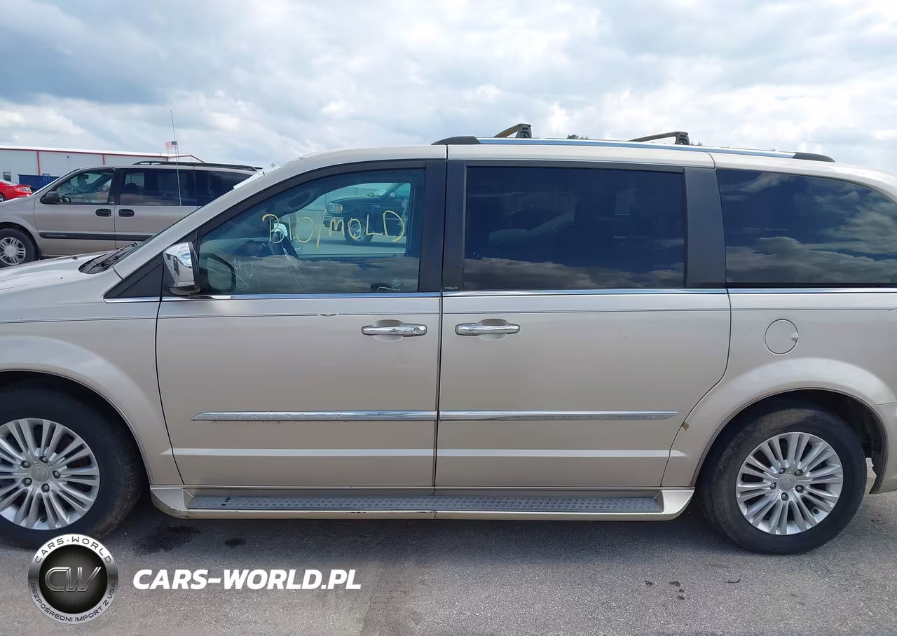 2014 Chrysler Town & Country Limited VIN:2C4RC1GG7ER304513 - 14