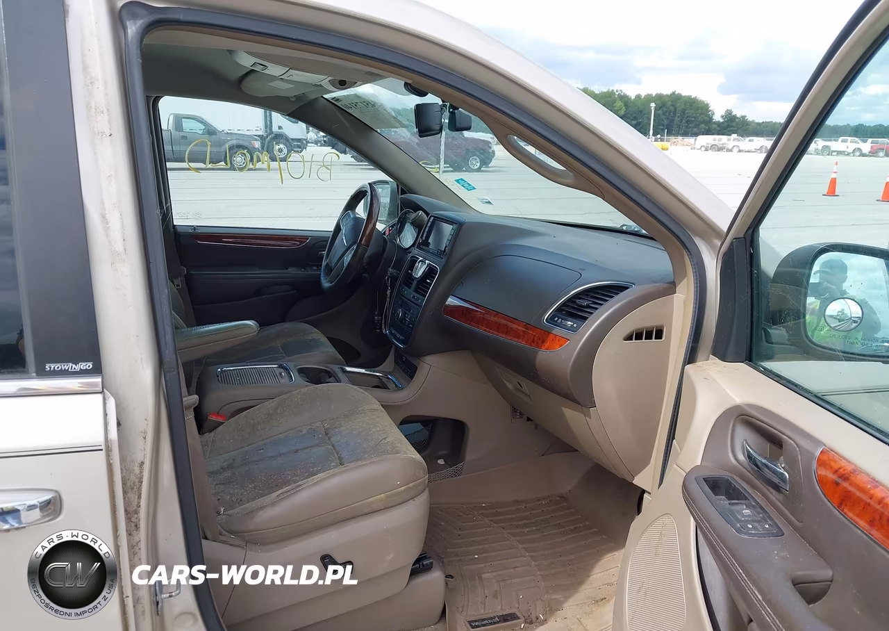 2014 Chrysler Town & Country Limited VIN:2C4RC1GG7ER304513 - 5