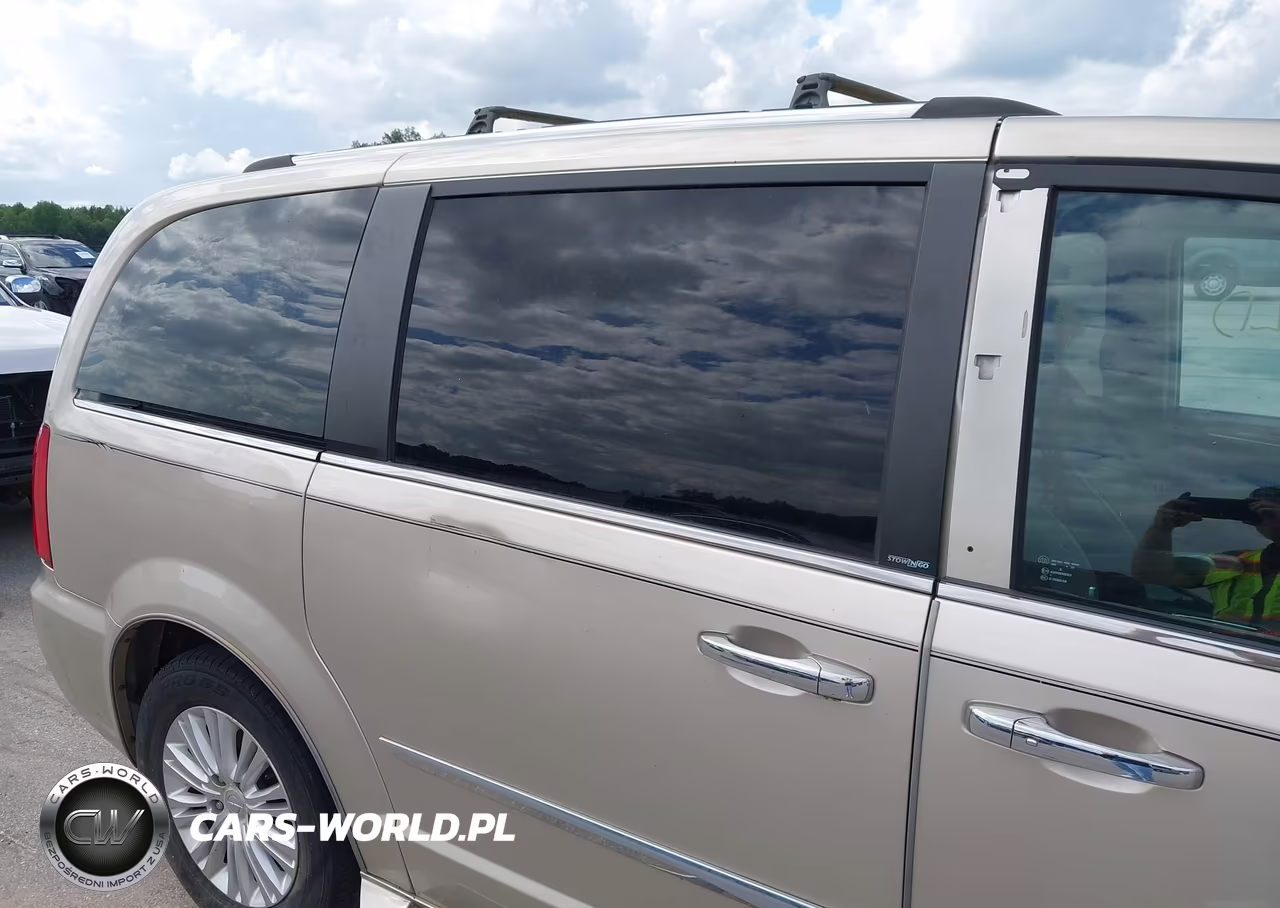 2014 Chrysler Town & Country Limited VIN:2C4RC1GG7ER304513 - 6