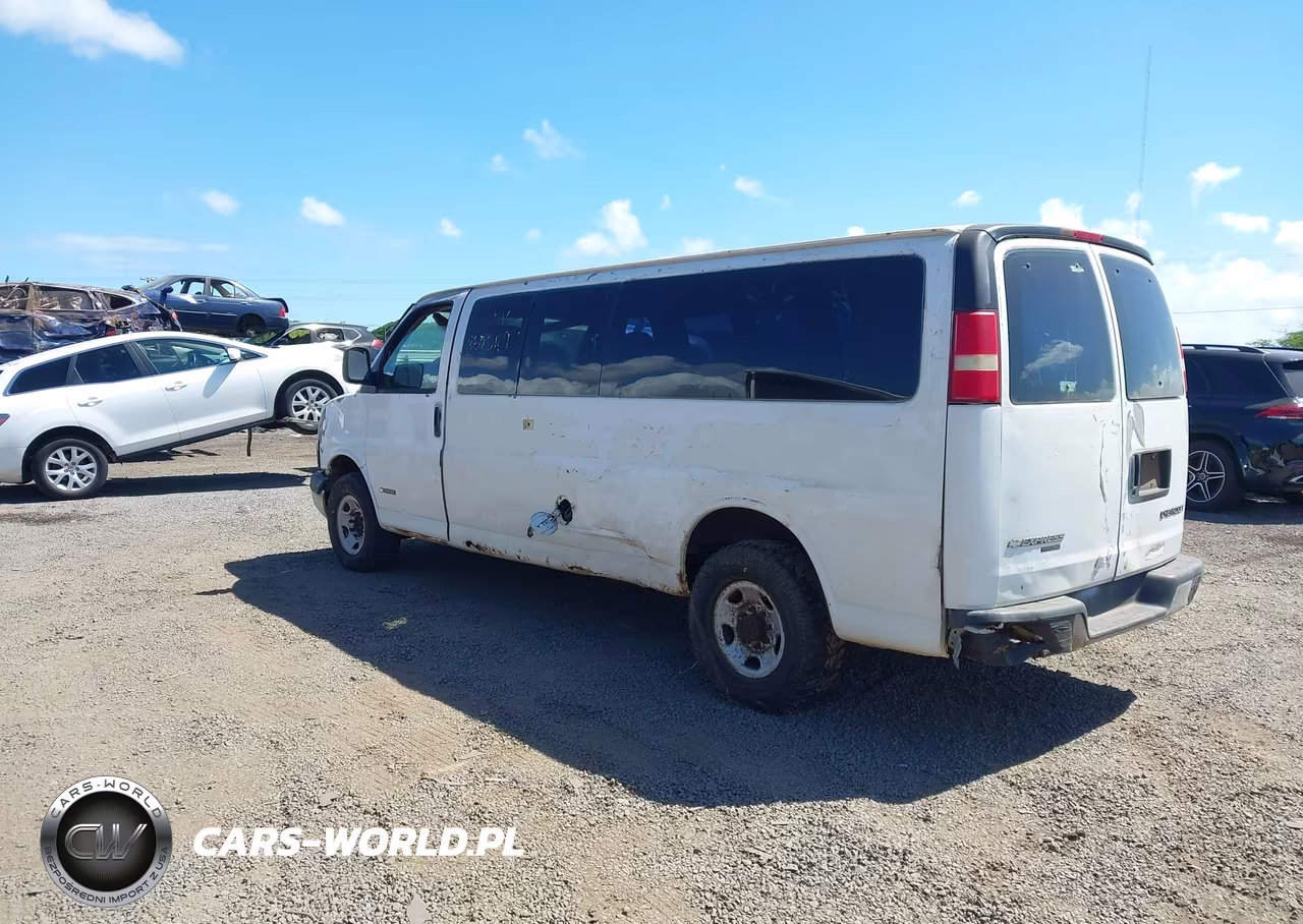 2005 Chevrolet Express VIN:1GAHG39U751229341 - 3